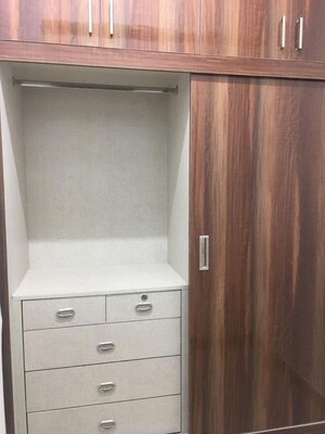 Furnished Amenities in 2 BHK Builder Floor at Sector 49 – for Sale