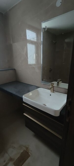 Bathroom in 2 BHK Apartment at Smart World Orchard, Sector 61 – for Rent