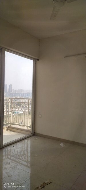 Room in  Apartment at Mahagun My Woods, Sector 16c Greater Noida – for Rent