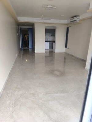 Room in 3.5 BHK Apartment at Imperial Heights Goregaon West, Goregaon West – for Rent