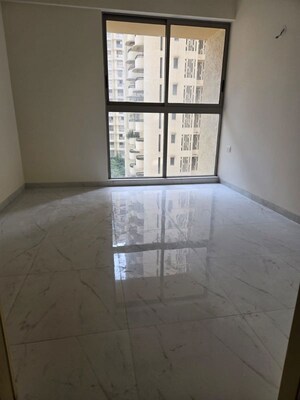 Room in 3 BHK Apartment at Lodha Bel Air, Jogeshwari West – for Rent
