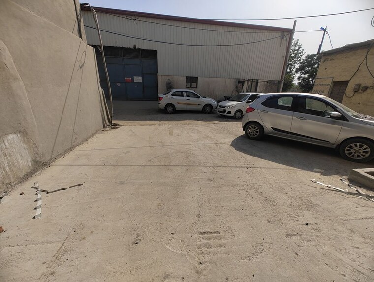 Parking, ecotech iii greater noida Commercial Warehouse 5000 Sq.Ft. In Ecotech Iii Greater Noida Greater Noida 10332350