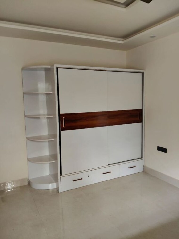 Room, universal-greens 3 Bedroom 250 Sq.Ft. Builder Floor In Sector 85 Faridabad 10332393