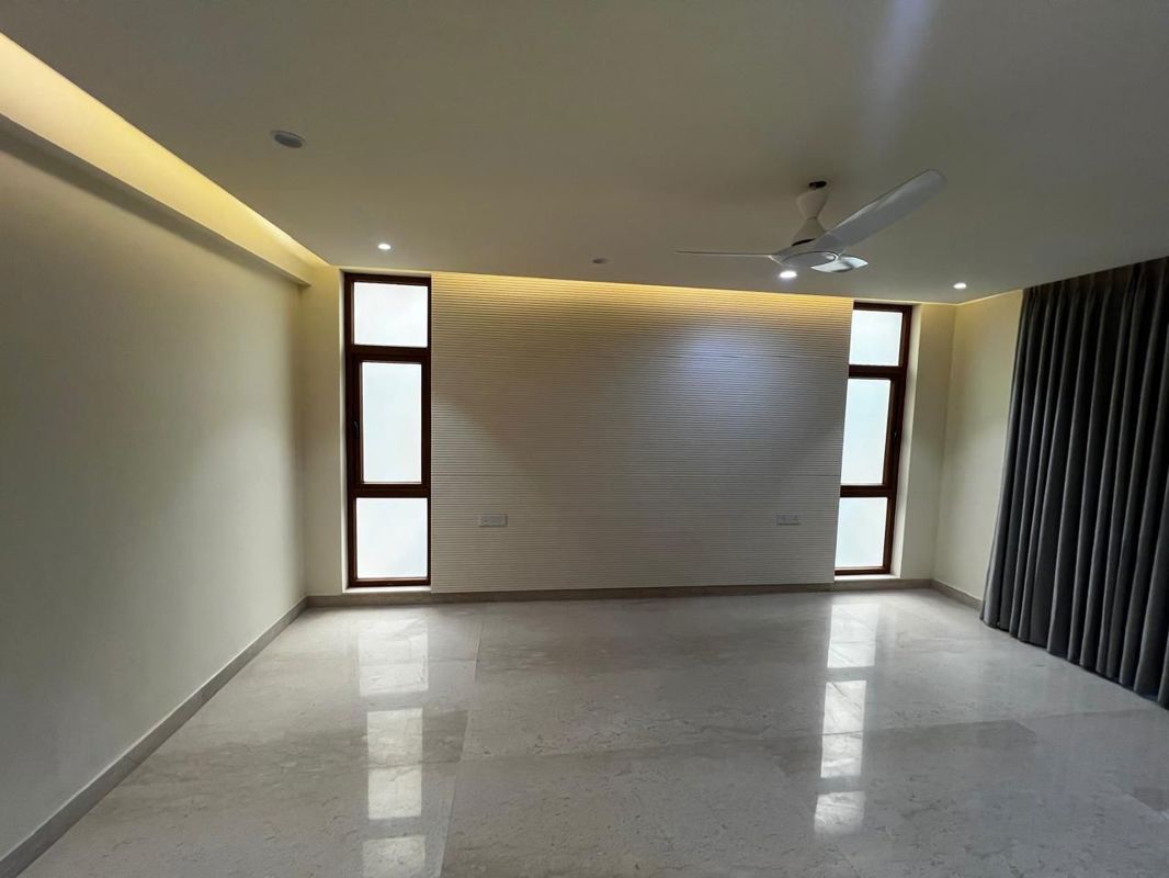 4 BHK + Pooja Room,Servant Room,Study Room,Extra Room,Basement,Store Room Villa For Rent in SS Hibiscus