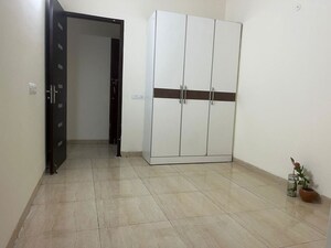 Room in 3 BHK Apartment at Gaur Sportswood, Sector 79 – for Rent