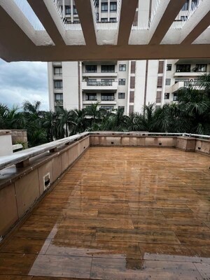 Balcony in 4 BHK Villa at SS Hibiscus, Sector 50 – for Rent