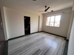 Room in 2 BHK Apartment at Hiranandani Estate Avon, Ghodbunder Road – for Rent