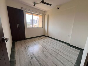 Room in 2 BHK Apartment at Hiranandani Estate Avon, Ghodbunder Road – for Rent