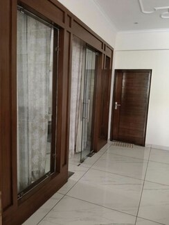 5 BHK + Servant Room Apartment For Rent in Sector 24