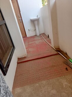 1 BHK + Study Room Independent House For Rent in Aliganj
