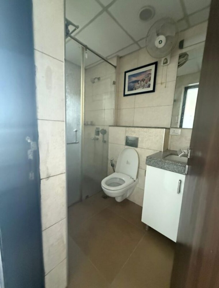 Bathroom, tata-primanti-tower-residences 4 Bedroom 2905 Sq.Ft. Apartment In Sector 72 Gurgaon 10332469