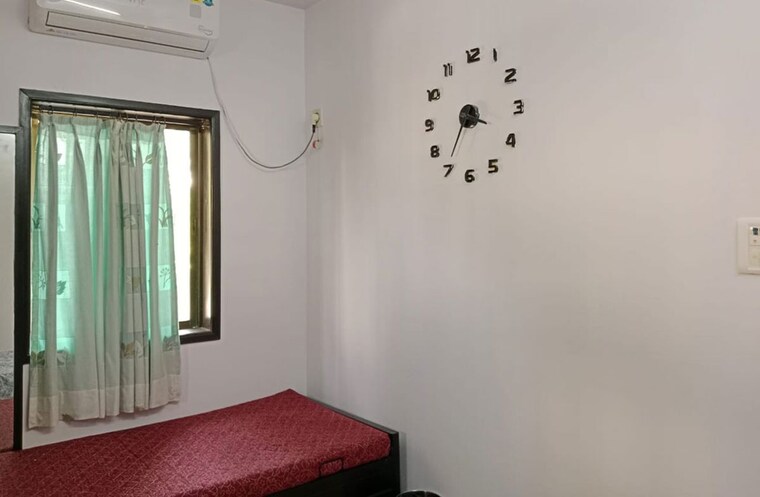 Room, khar east Pg For Boys In Khar East 10332481