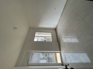 Furnished Amenities in 3.5 BHK Builder Floor at Smart World Orchard, Sector 61 – for Rent