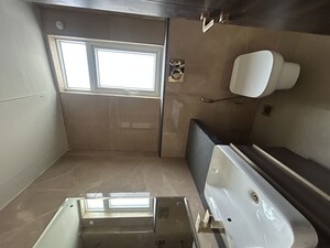 Furnished Amenities in 3.5 BHK Builder Floor at Smart World Orchard, Sector 61 – for Rent