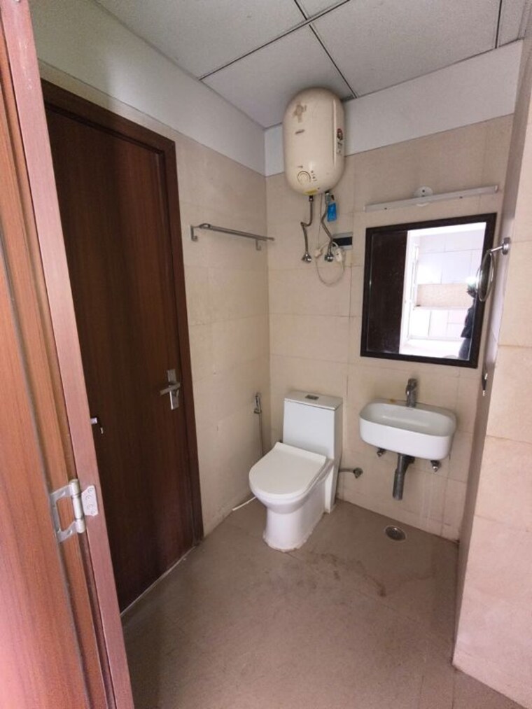 Bathroom, signature-global-park-4-and-5 2 Bedroom 1081 Sq.Ft. Builder Floor In Sohna Sector 36 Gurgaon 10332491