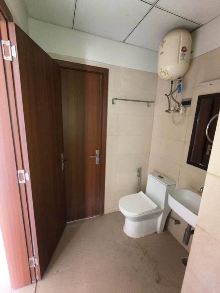 Bathroom, signature-global-park-4-and-5 2 Bedroom 1081 Sq.Ft. Builder Floor In Sohna Sector 36 Gurgaon 10332491