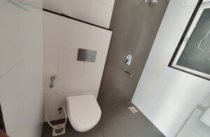 Furnished Amenities in 2 BHK Apartment at Kandivali East – for Rent