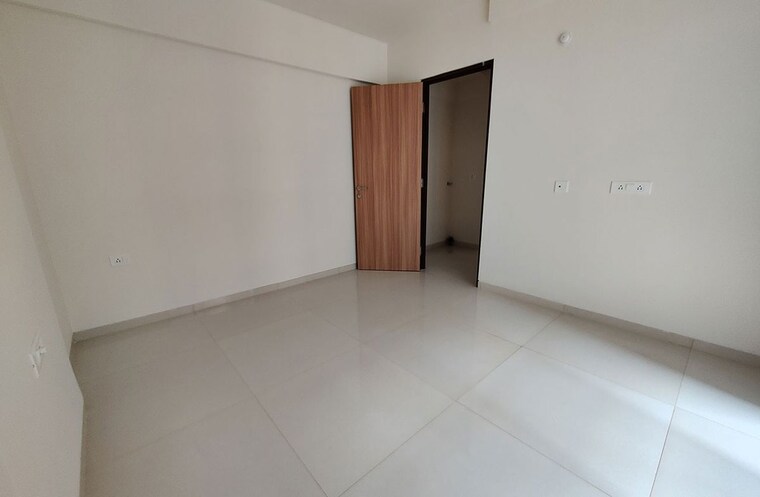Room, kandivali east 2 Bedroom 900 Sq.Ft. Apartment In Kandivali East Mumbai 10332493