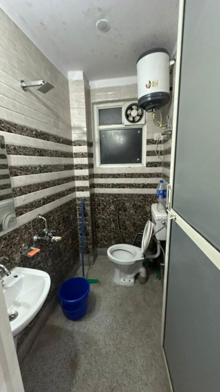 Bathroom, neb sarai 1 RK 450 Sq.Ft. Builder Floor In Neb Sarai Delhi 10332513