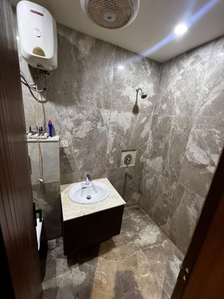 Bathroom, tata-primanti-tower-residences 4 Bedroom 2906 Sq.Ft. Apartment In Sector 72 Gurgaon 10332512