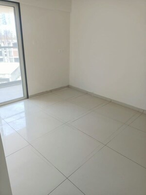 Room in 2 BHK Apartment at Kohinoor Zen Estate, Kharadi – for Rent