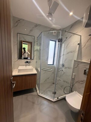 Bathroom in 3 BHK Apartment at Signature Global City 63A, Sector 63a – for Rent