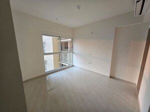 Room in 3.5 BHK Apartment at Clover Palisades, Kondhwa – for Rent