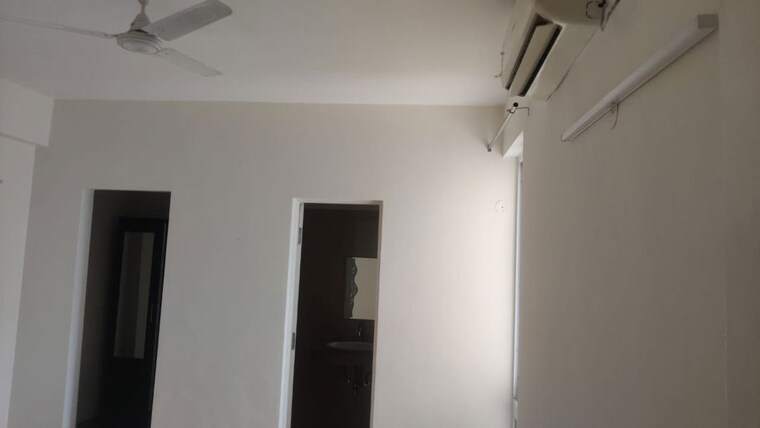 Room, emaar-emerald-estate 3 Bedroom 1395 Sq.Ft. Apartment In Sector 65 Gurgaon 10332531