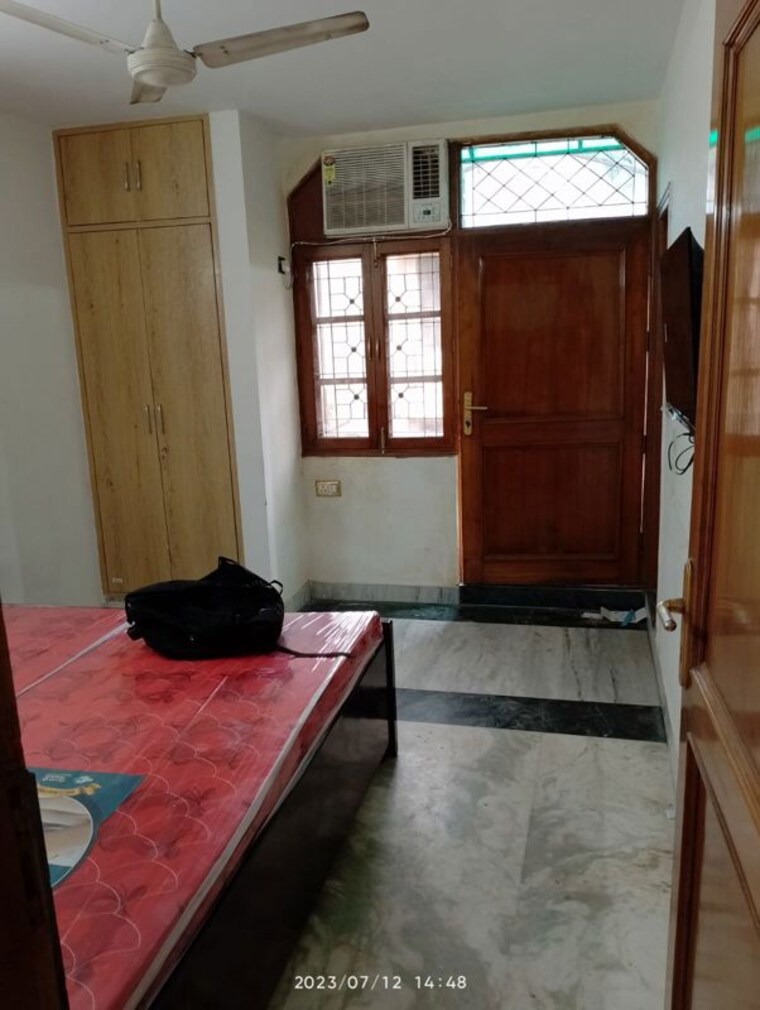 Room, sant nagar 1 Bedroom 560 Sq.Ft. Builder Floor In Sant Nagar Delhi 10332535