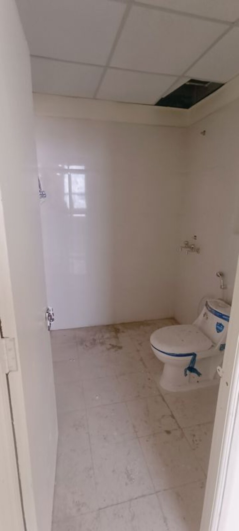 Bathroom, pyramid-midtown 2 Bedroom 800 Sq.Ft. Apartment In Sector 59 Gurgaon 10332559