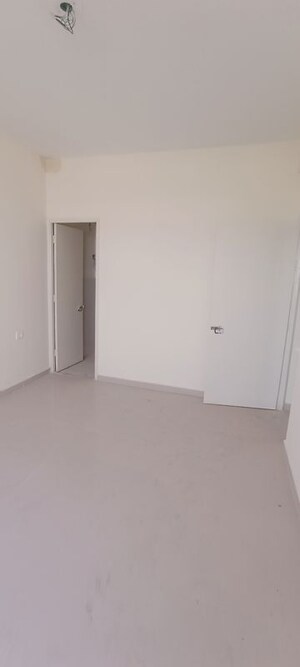 Room in 2 BHK Apartment at Pyramid Midtown, Sector 59 – for Rent