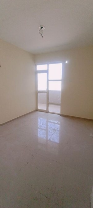 Room in 2 BHK Apartment at Pyramid Midtown, Sector 59 – for Rent