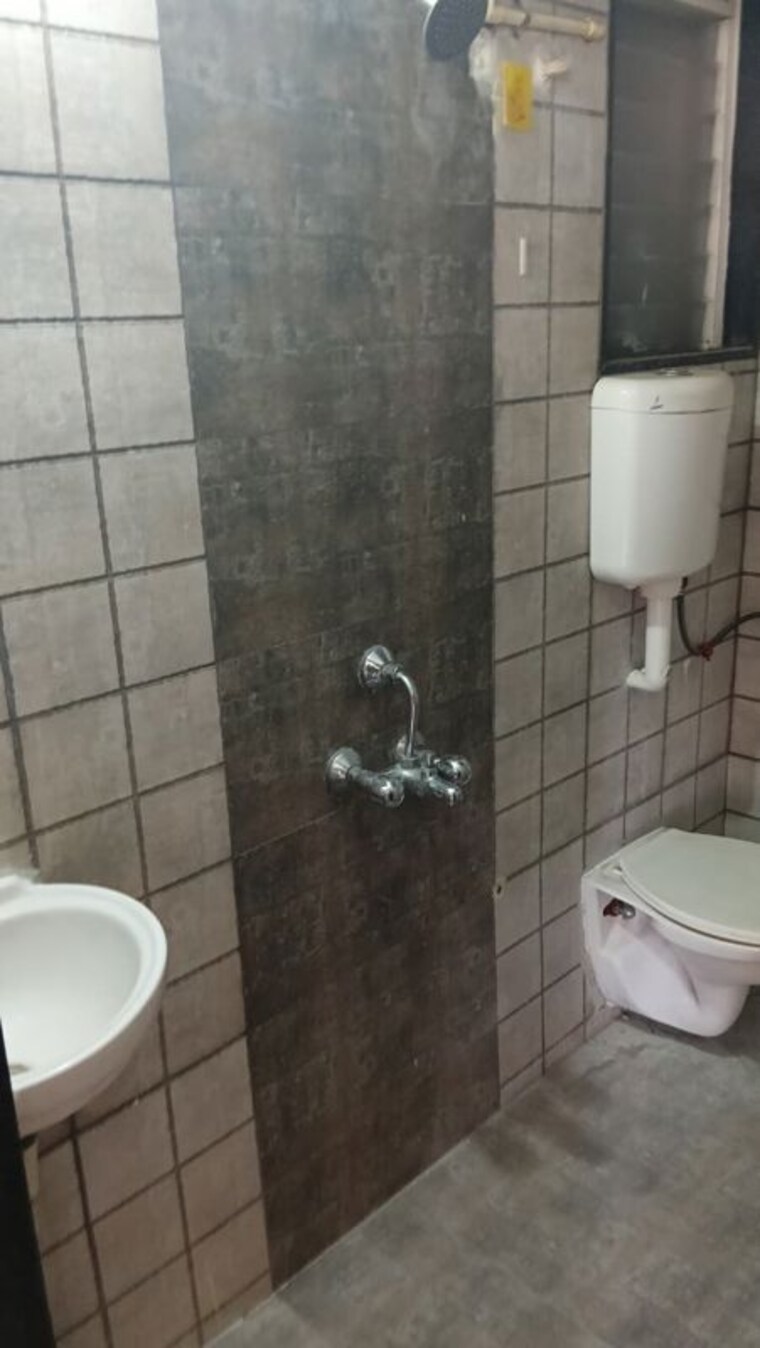 Bathroom, jai-jaywanti 2 Bedroom 600 Sq.Ft. Apartment In Kurla East Mumbai 10332593