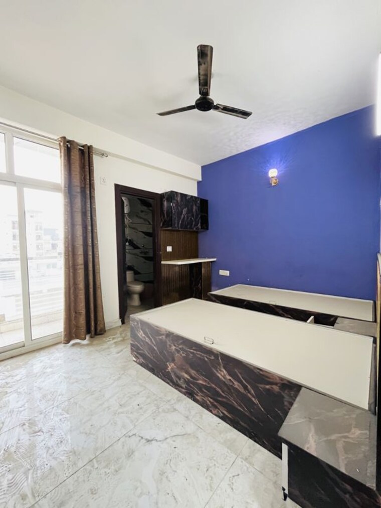 Bedroom, sector 73 3 Bedroom 1400 Sq.Ft. Builder Floor In Sector 73 Noida 10332603