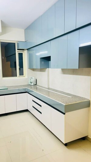 Kitchen in 2.5 BHK Builder Floor at Smart World Orchard, Sector 61 – for Rent