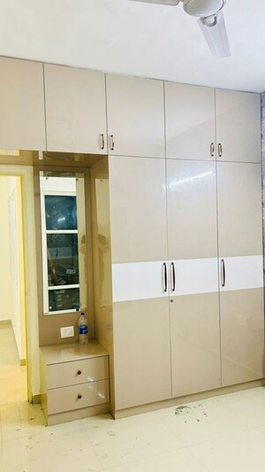 Furnished Amenities in 2.5 BHK Builder Floor at Smart World Orchard, Sector 61 – for Rent