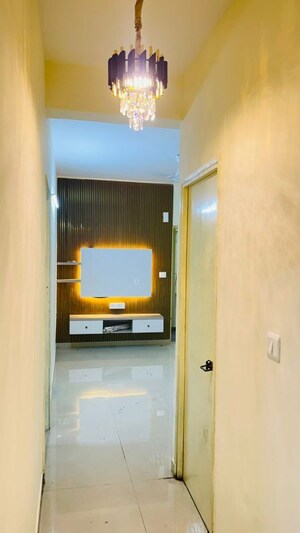 Furnished Amenities in 2.5 BHK Builder Floor at Smart World Orchard, Sector 61 – for Rent