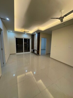 Room in 3 BHK Apartment at TVS Emerald Jardin, Singasandra – for Rent