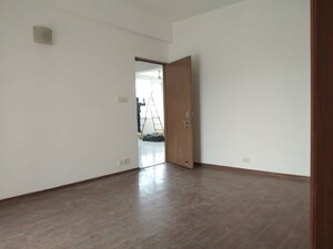 Room in 3 BHK Builder Floor at Hong Kong Bazaar, Sector 57 – for Rent