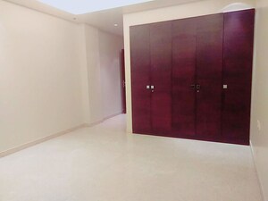 Room in 4 BHK Builder Floor at Hauz Khas – for Rent