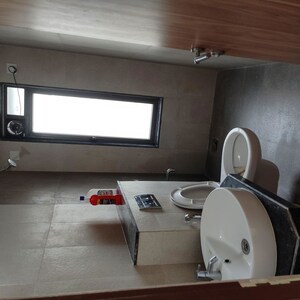 Washroom in 2.5 BHK Builder Floor at Borivali East – for Rent