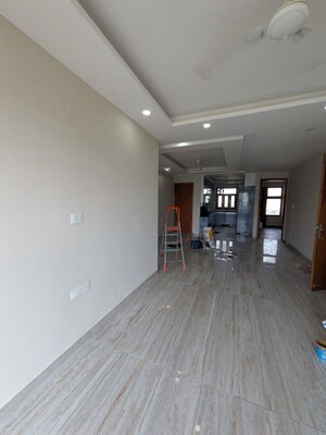 Room in 3 BHK Builder Floor at AEZ Aloha, Sector 57 – for Rent