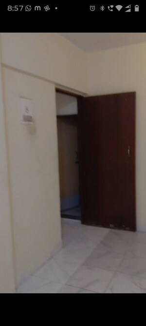 Room in 1 BHK Apartment at Kurla West – for Rent