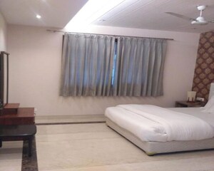 Bedroom in 3 BHK Builder Floor at Green Park Extension – for Rent
