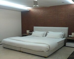 Bedroom in 3 BHK Builder Floor at Green Park Extension – for Rent