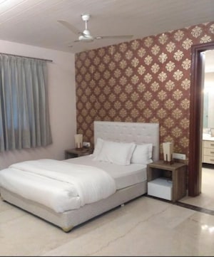 Bedroom in 3 BHK Builder Floor at Green Park Extension – for Rent