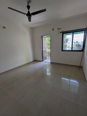 Room in 3 BHK Independent House at Satellite – for Rent
