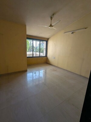 Room in 3 BHK Independent House at Satellite – for Rent