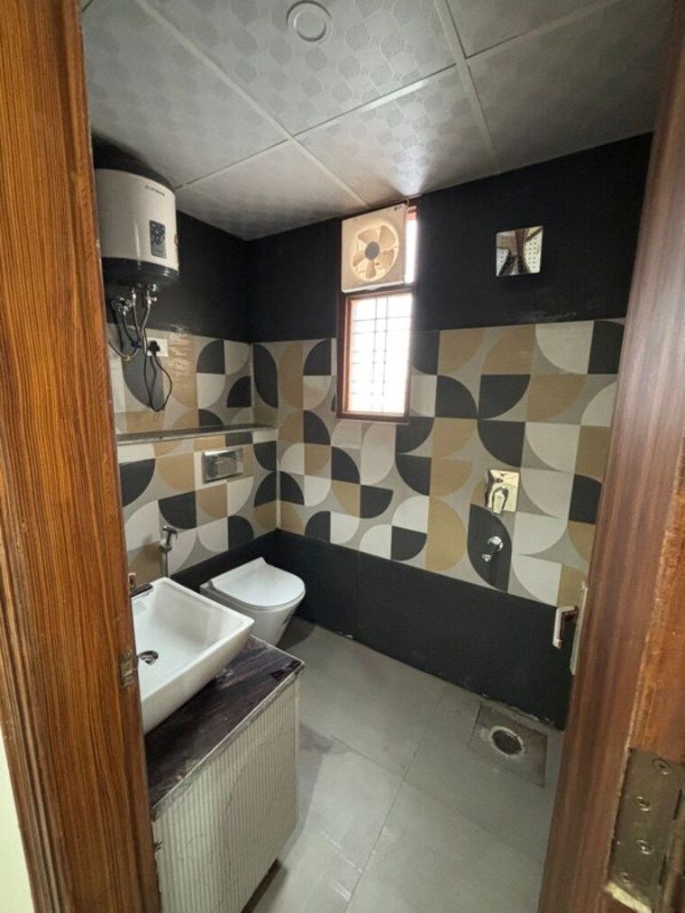 Team Area, sector 53 2 Bedroom 1150 Sq.Ft. Builder Floor In Sector 53 Noida 10332779