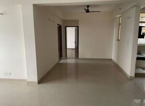 Room in 3 BHK Apartment at Omaxe Waterscapes, Gomti Nagar – for Rent